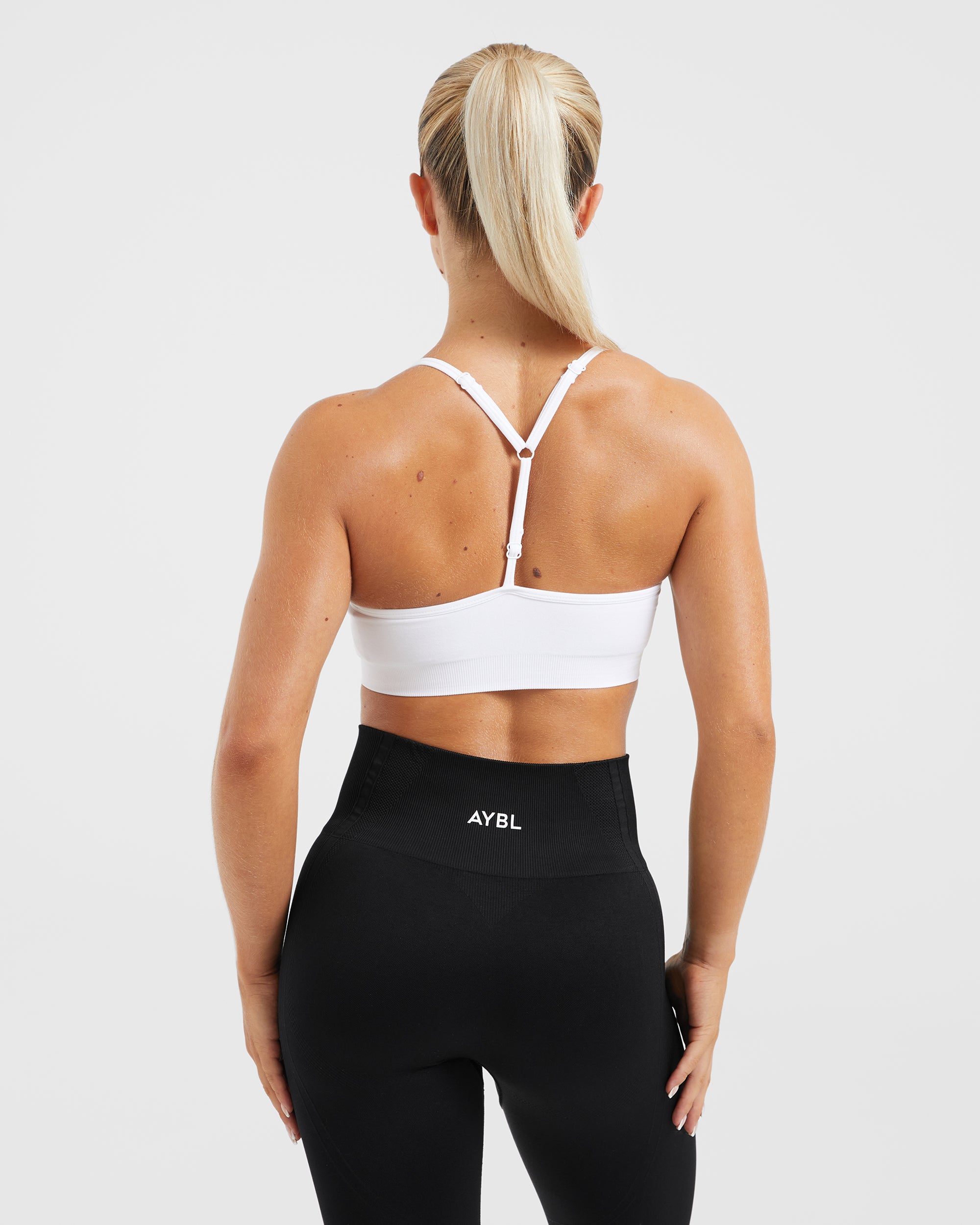 Essential Seamless V Neck Sports Bra - White - aybldev