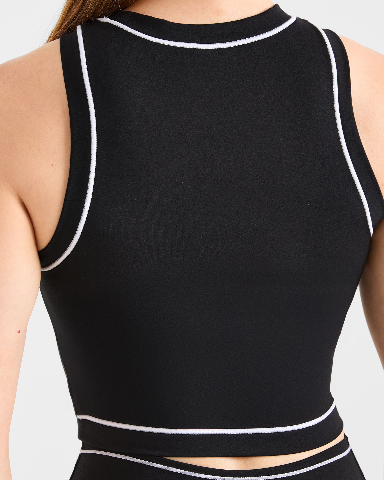 Form Tank Top - Black