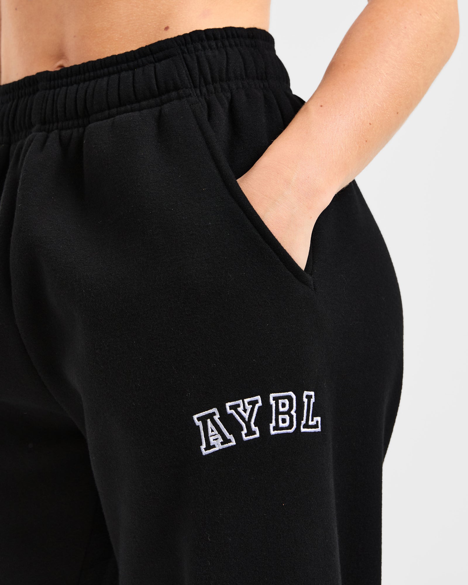 Varsity 2.0 Oversized Joggers - Black