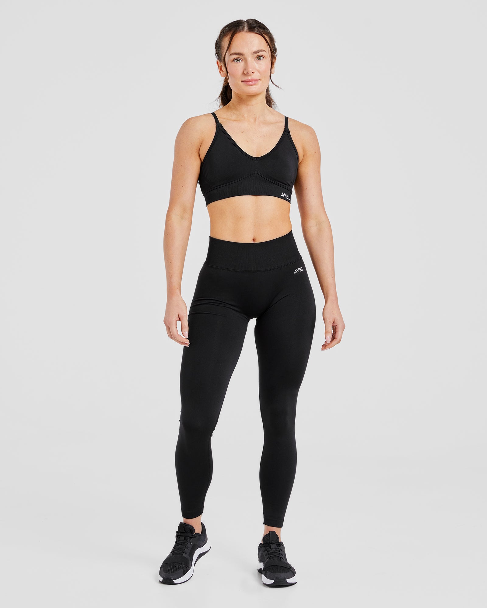 Adapt Seamless Sports Bra - Black 2