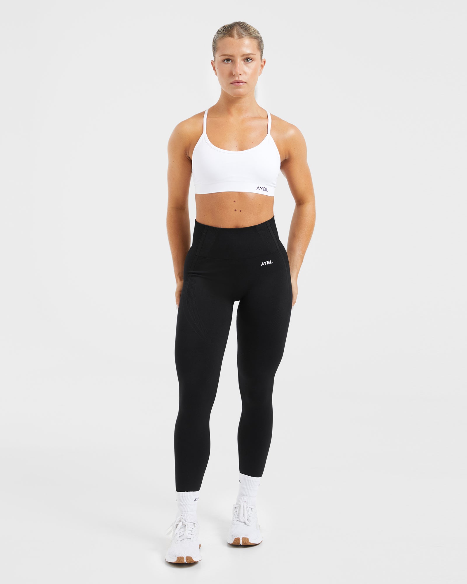 Essential Seamless V Neck Sports Bra - White - aybldev