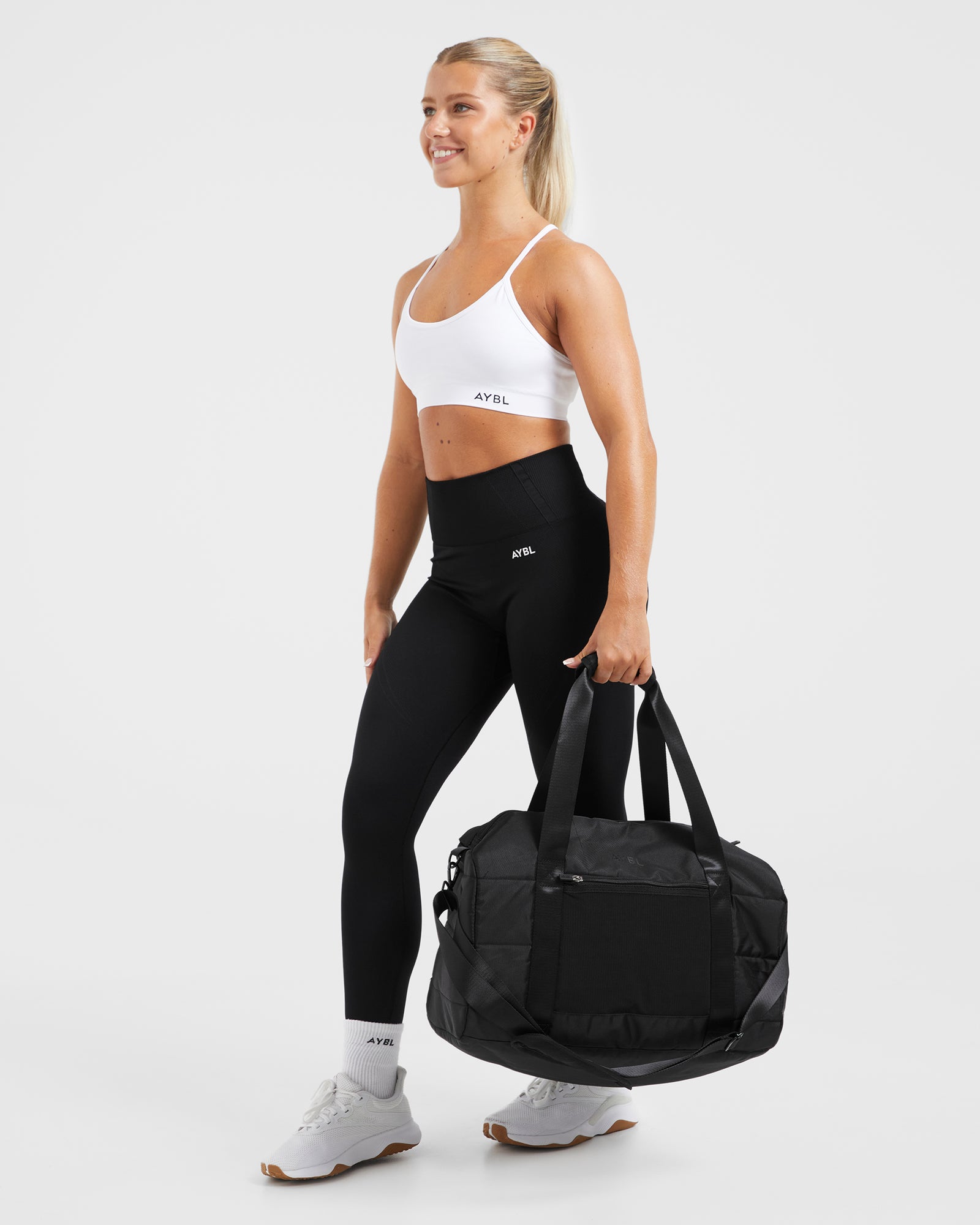 Essential Seamless V Neck Sports Bra - White - aybldev