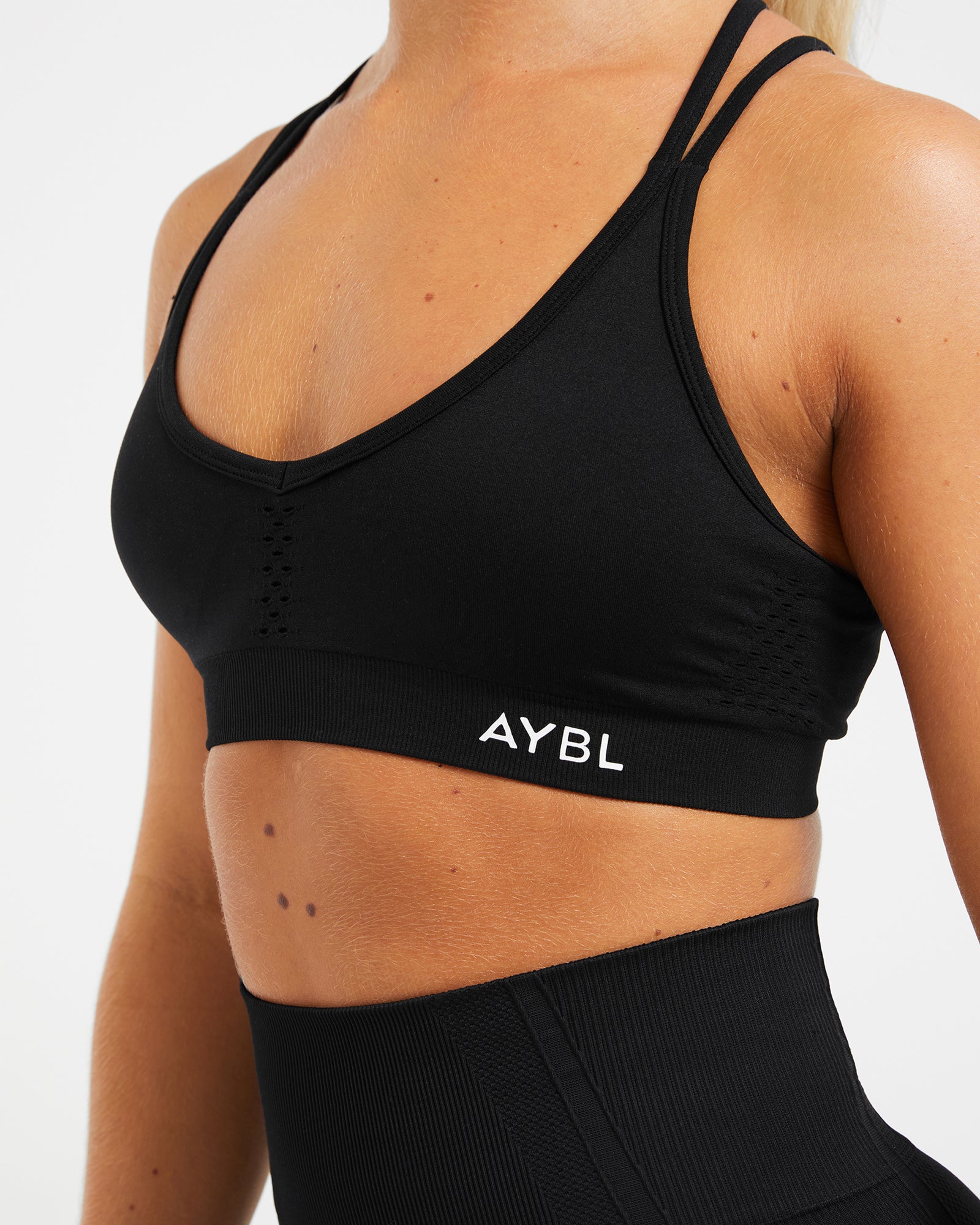 Essential Seamless Strappy Sports Bra - Black - aybldev