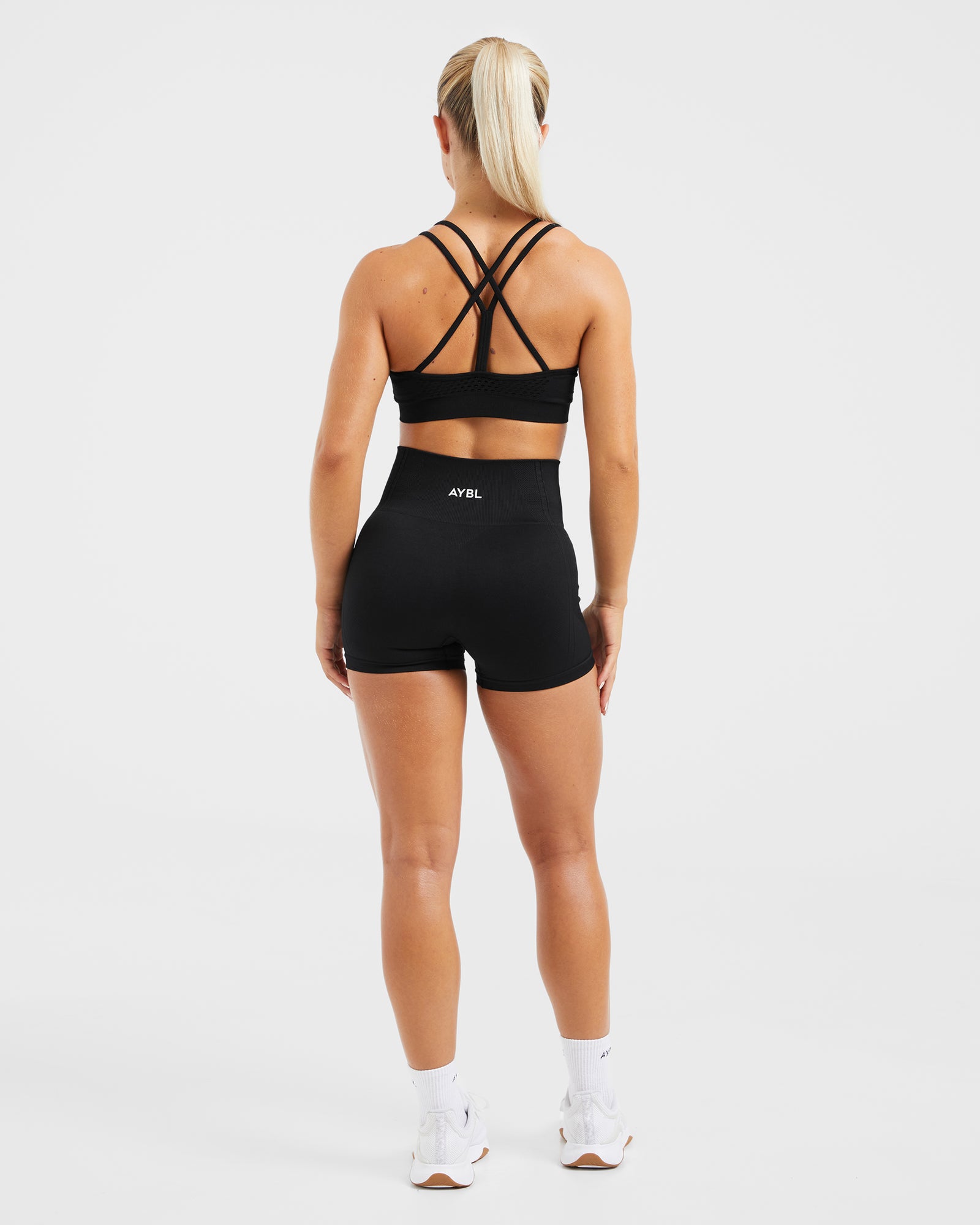 Essential Seamless Strappy Sports Bra - Black - aybldev