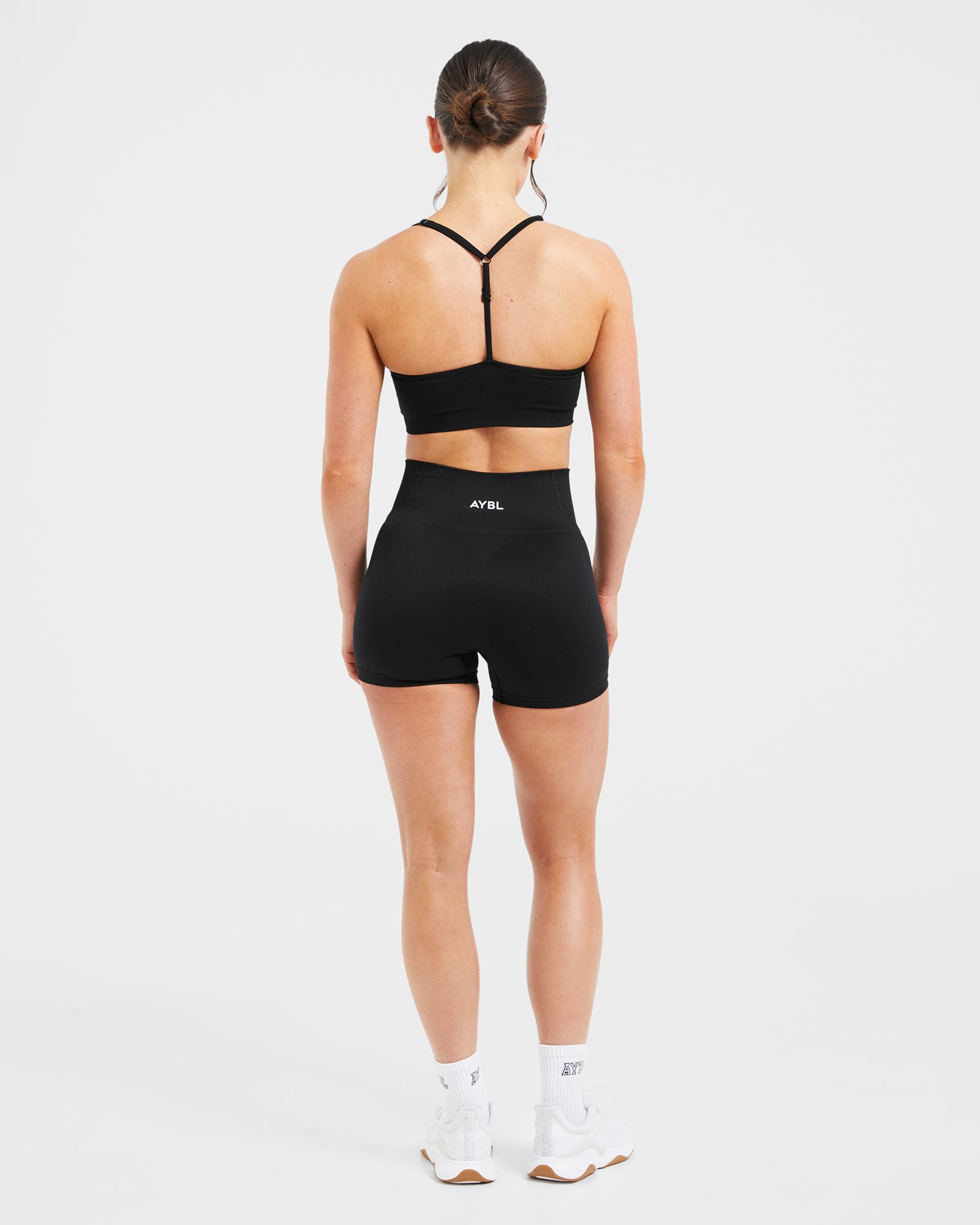 Essential Seamless V Neck Sports Bra - Black - aybldev
