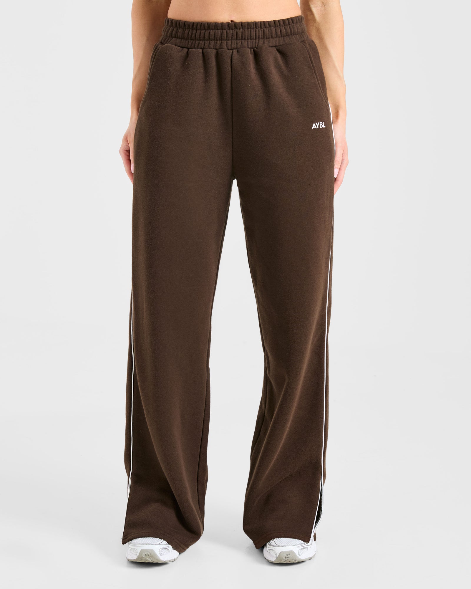 Form Straight Leg Joggers - Coffee Bean