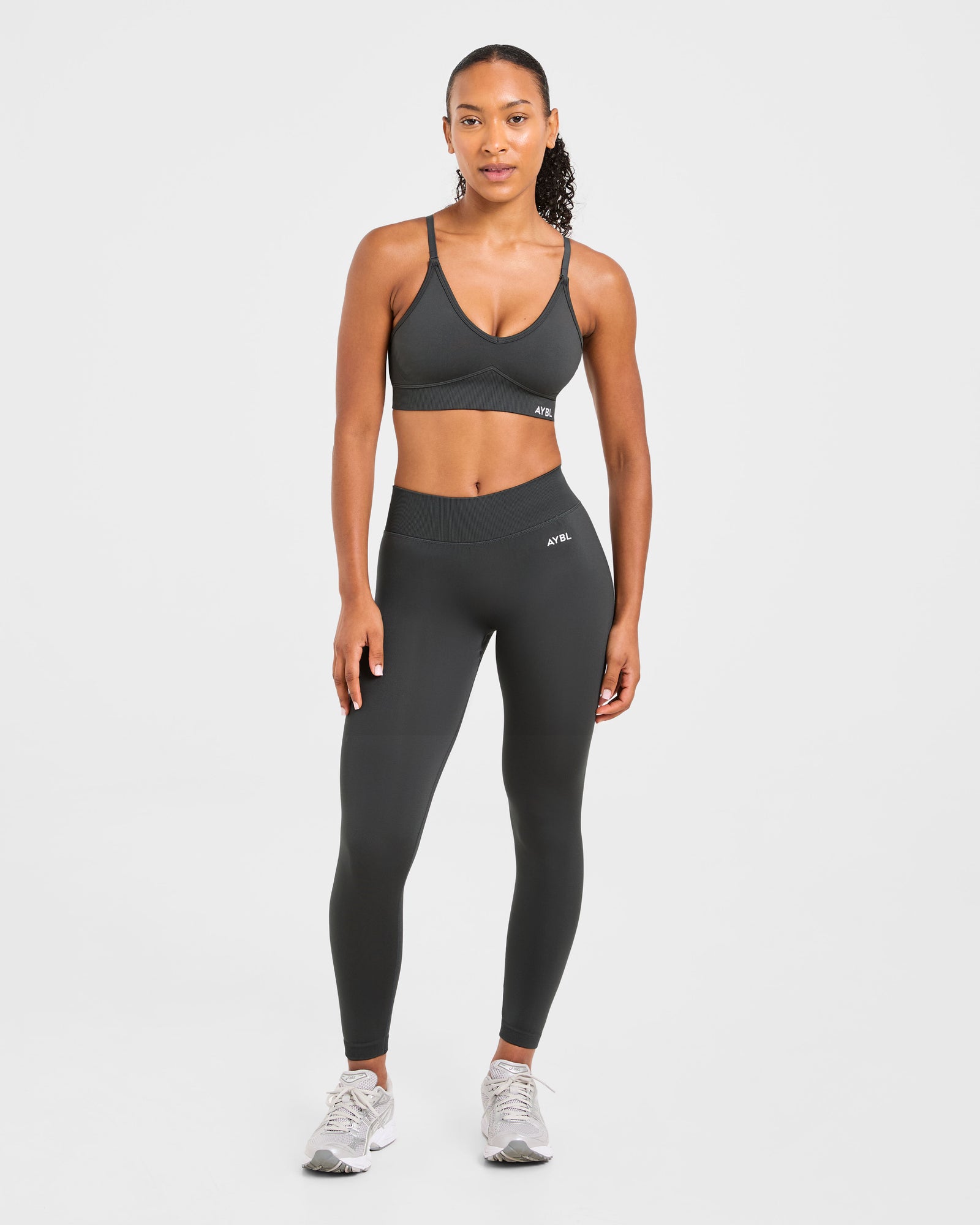 Adapt Seamless Sports Bra - Dark Charcoal