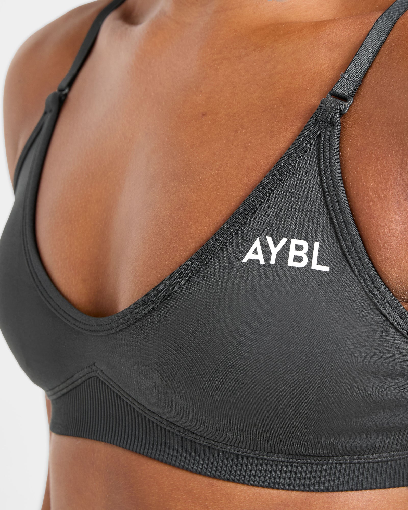 Adapt Seamless Strappy Sports Bra - Dark Charcoal