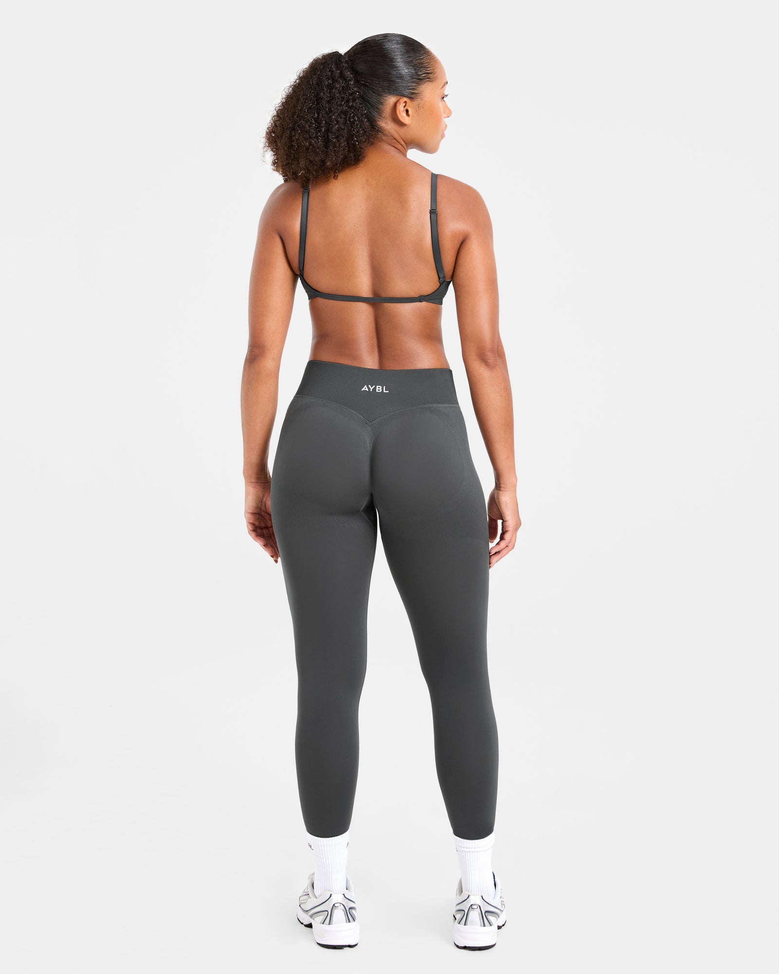 Adapt Seamless Strappy Sports Bra - Dark Charcoal