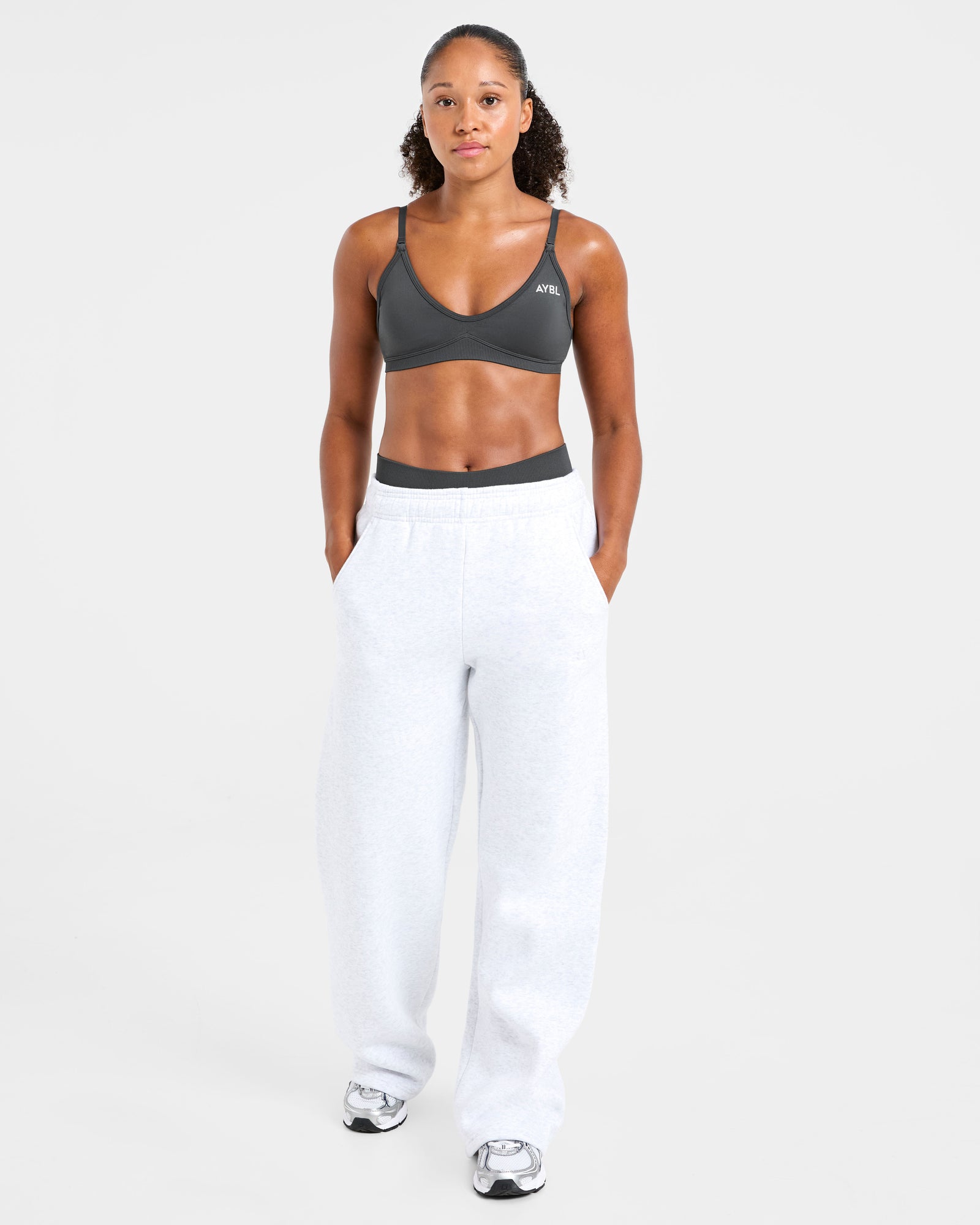 Adapt Seamless Strappy Sports Bra - Dark Charcoal