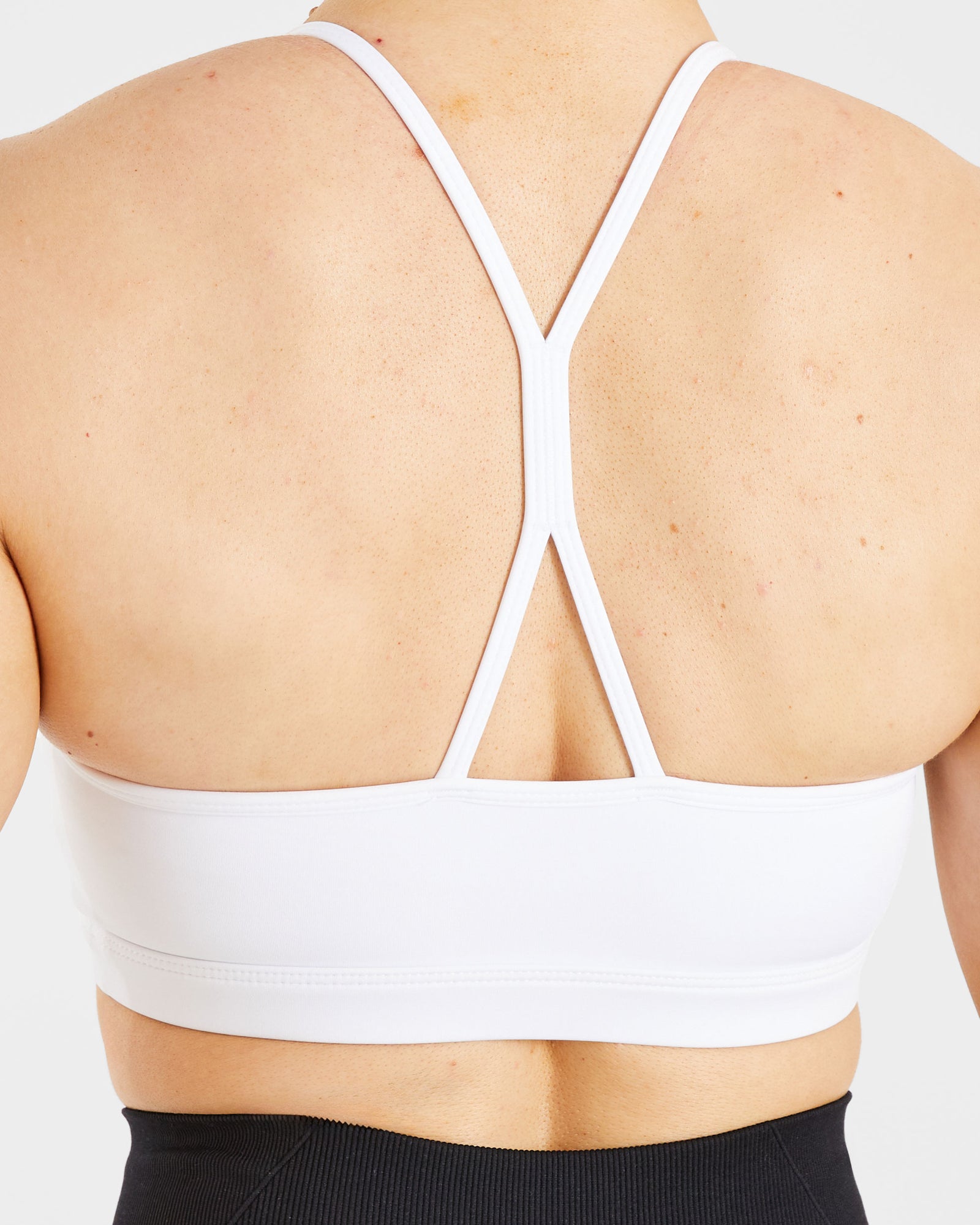 Essential geraffter Sport-BH – Weiß