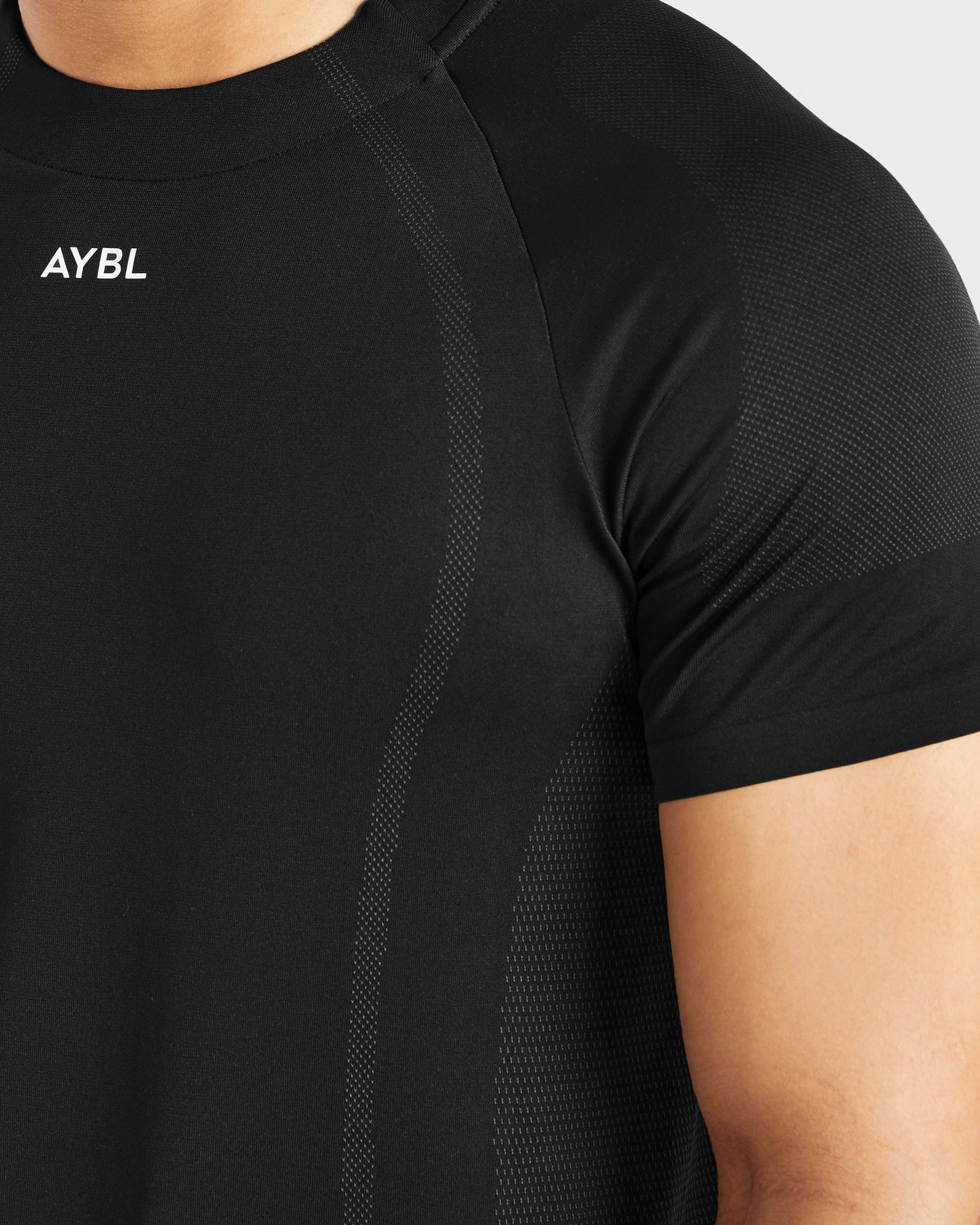 Attain Seamless T Shirt - Black