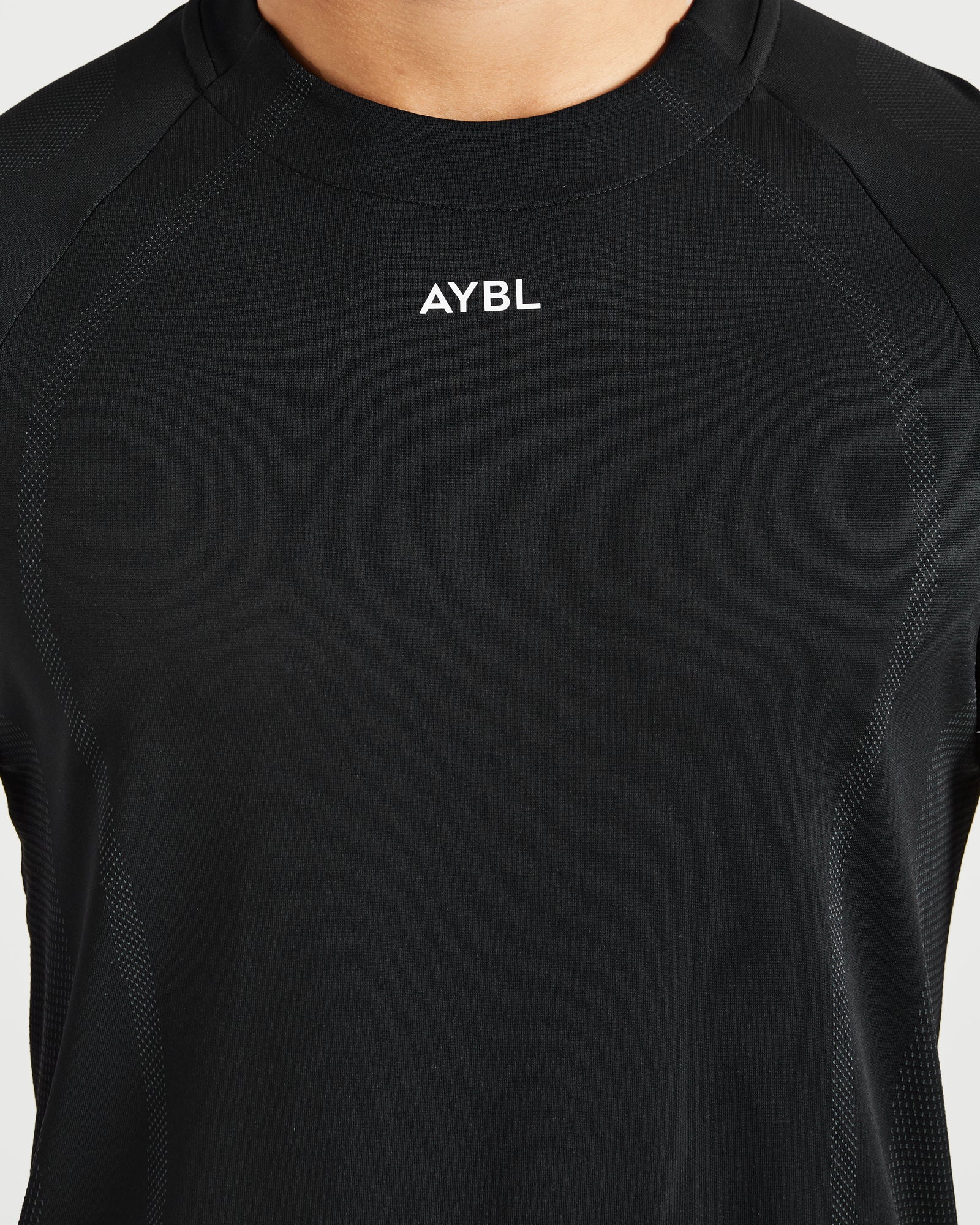 Attain Seamless T Shirt - Black