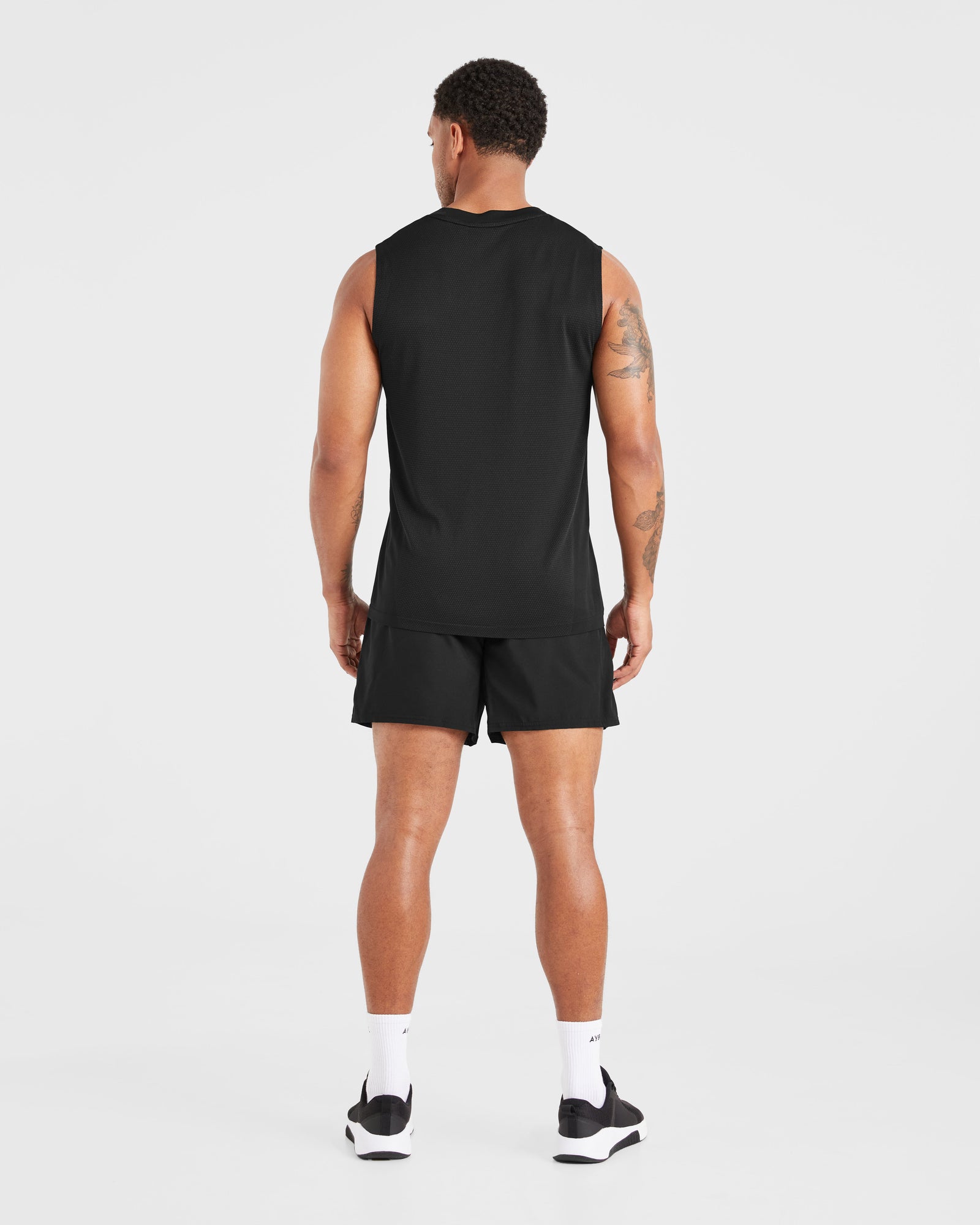 Attain Seamless Vest - Black