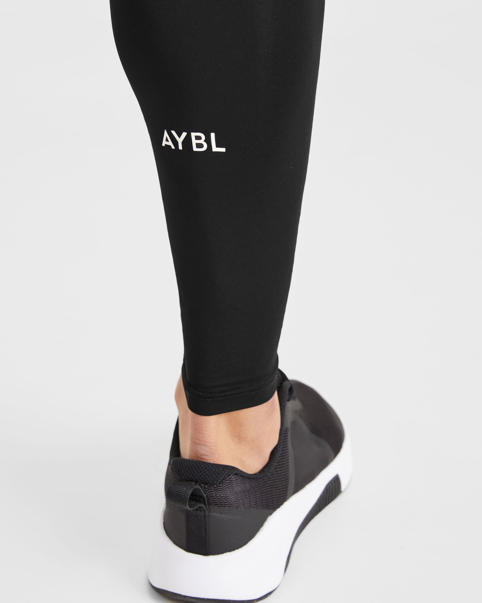 Essential Base Layer Leggings - Black