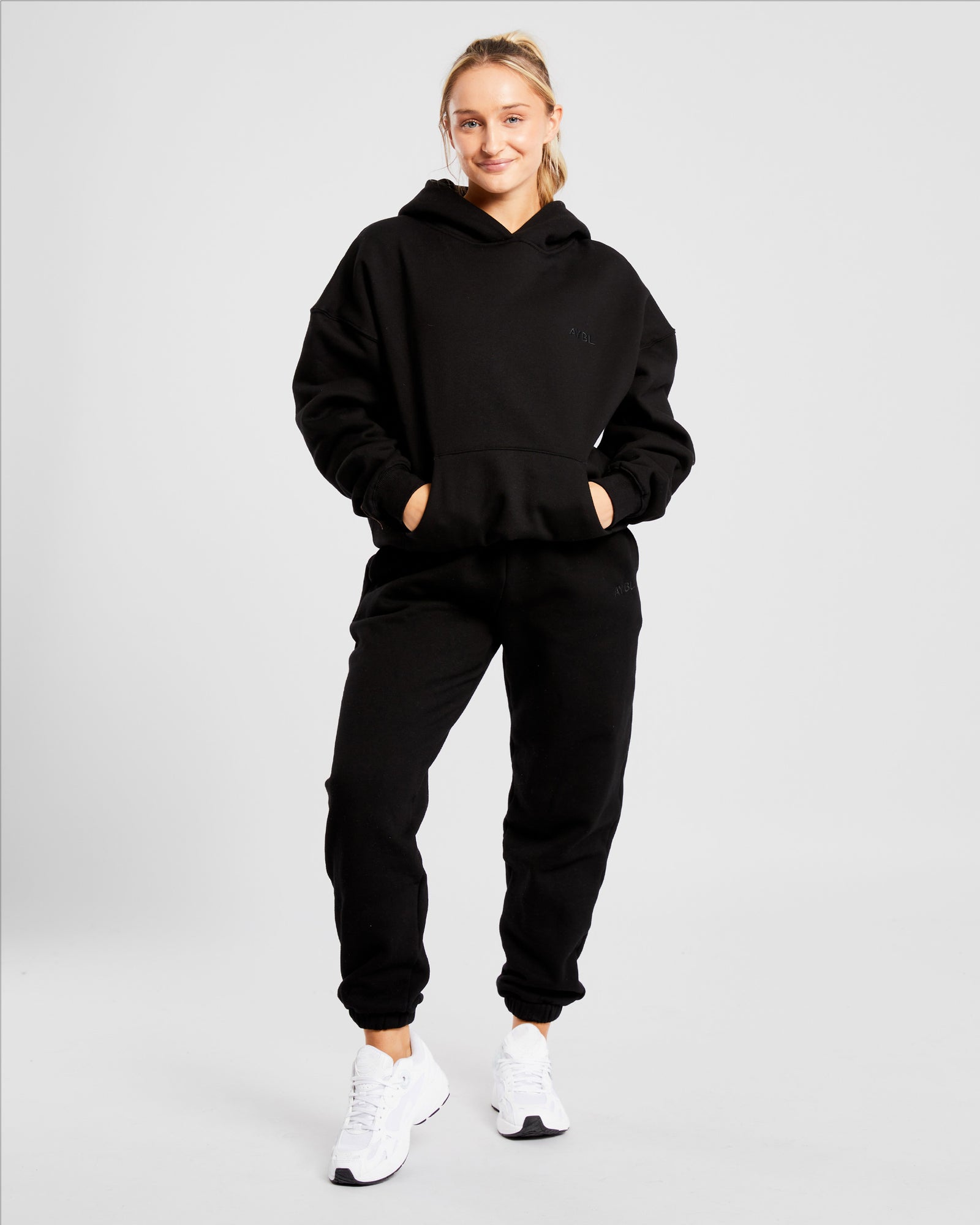 Premium-Kapuzenpullover in Übergröße – Schwarz