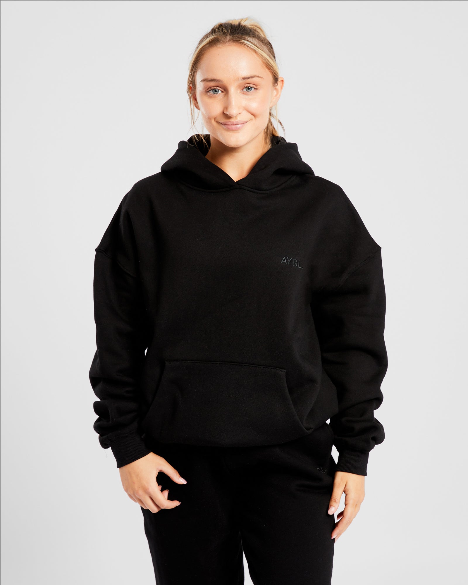 Premium-Kapuzenpullover in Übergröße – Schwarz