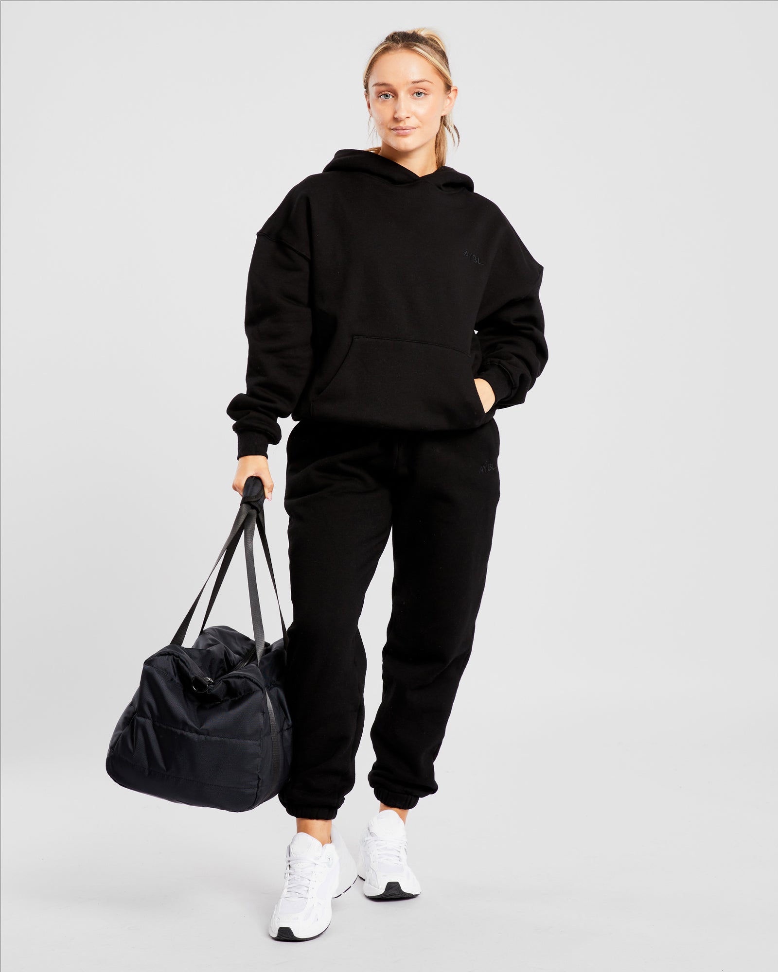 Premium-Kapuzenpullover in Übergröße – Schwarz