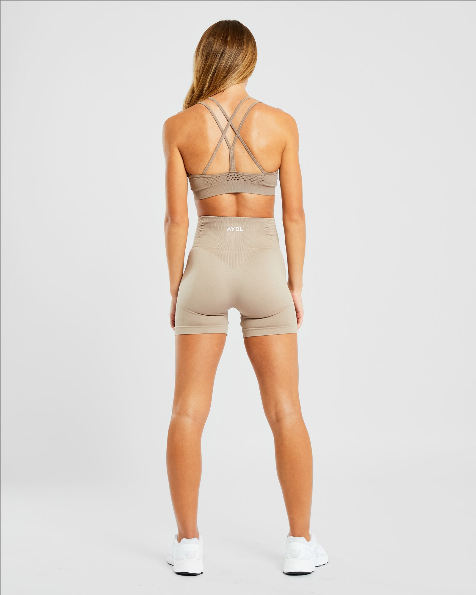 Essential nahtloser Träger-Sport-BH – gedämpftes Mokka