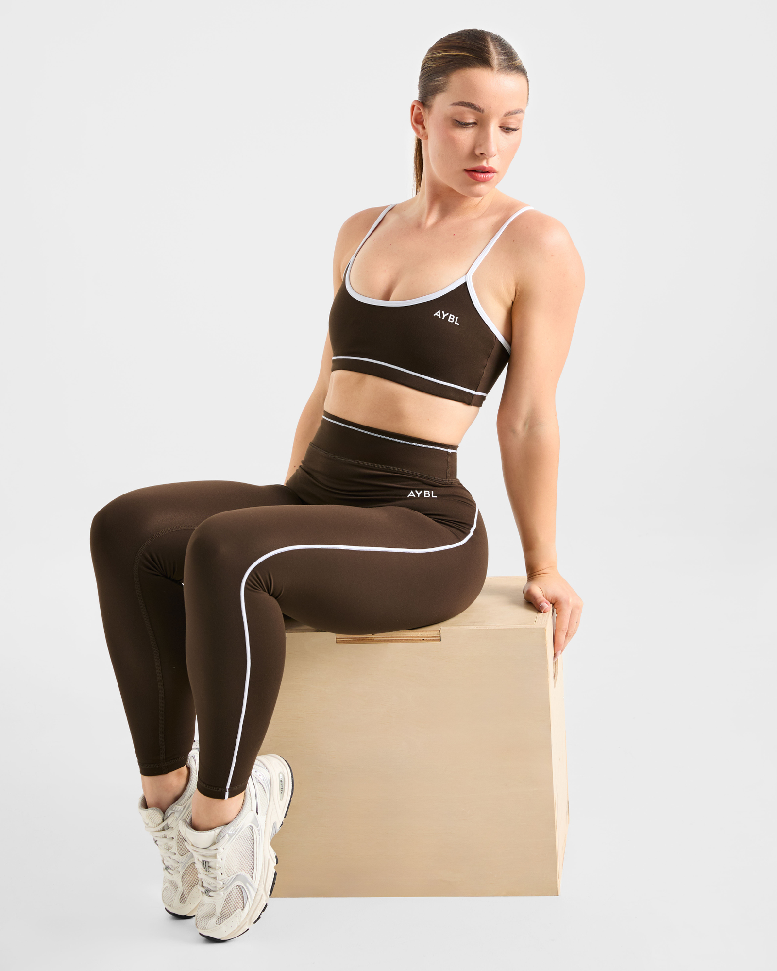 Form Leggings - Coffee Bean