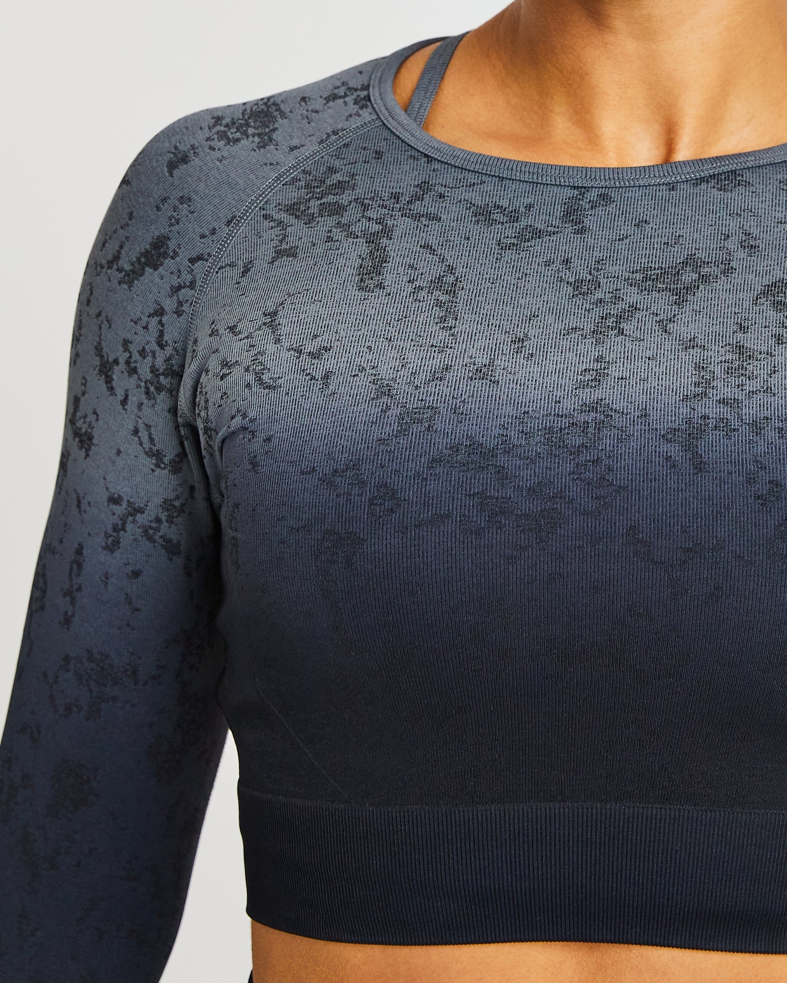 Flare Nahtloses Langarm-Crop-Top - Schwarz