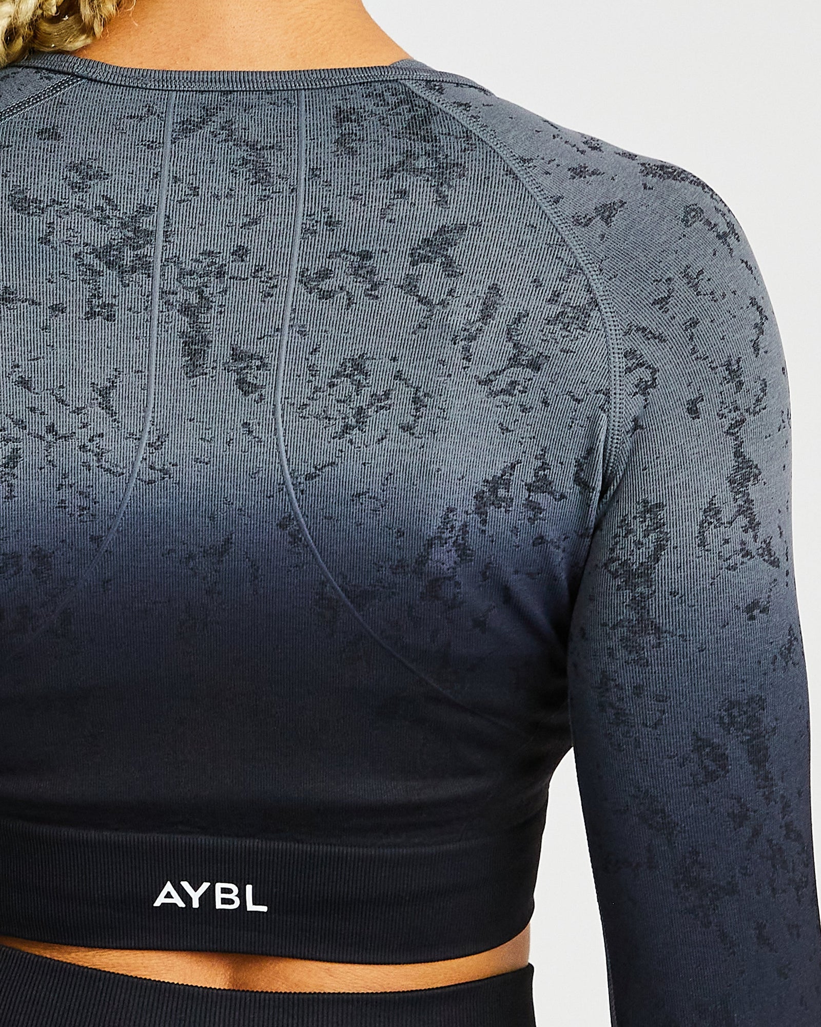 Flare Nahtloses Langarm-Crop-Top - Schwarz