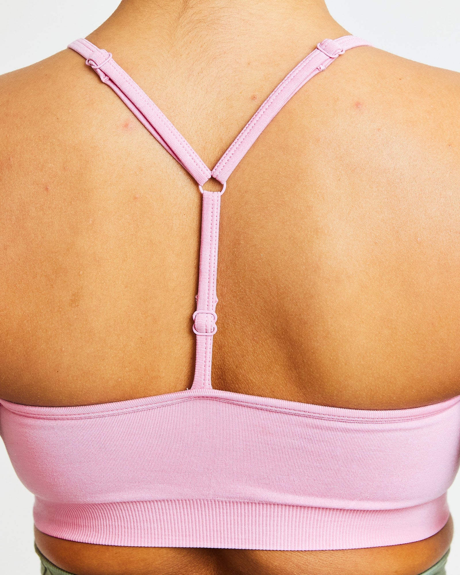 Essential Seamless V Neck Sports Bra - Baby Pink - aybldev